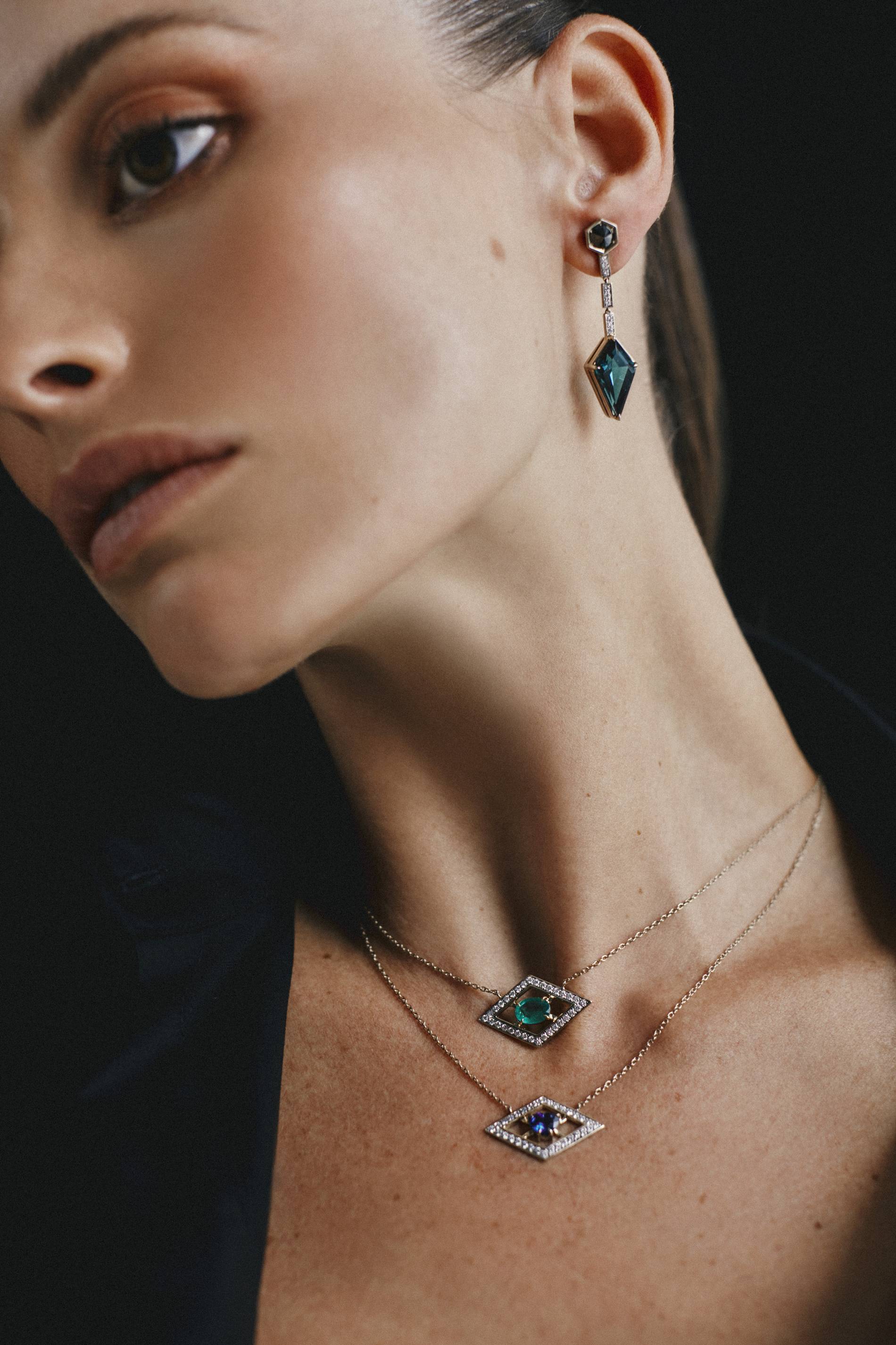 ara-emerald-earring-necklace.jpg