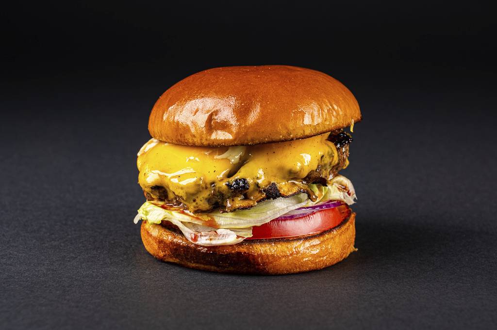 aria-food-lolas-burger-by-classic.jpg
